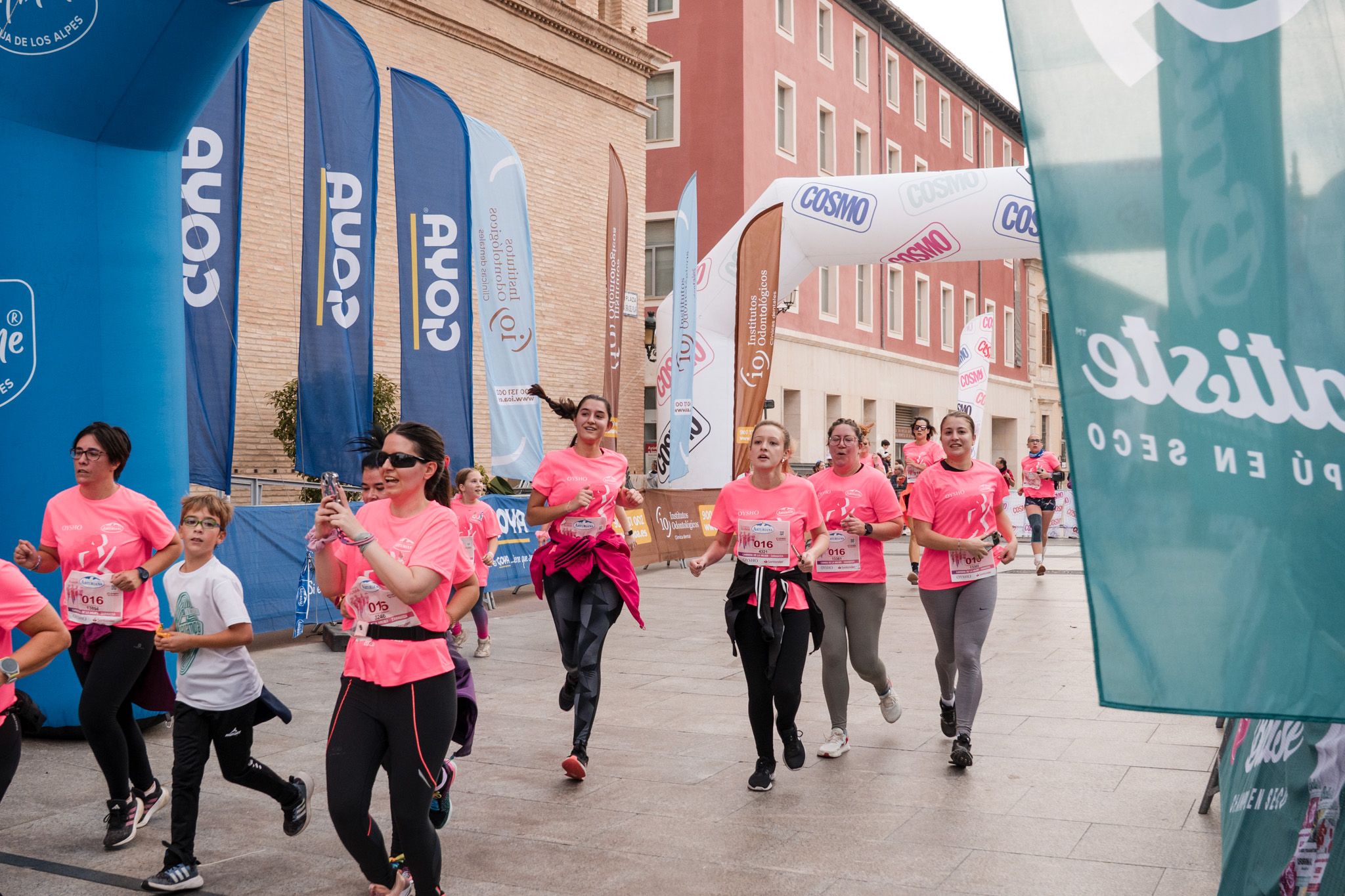 Las mejores fotos de la Carrera de la Mujer de Zaragoza 2025   Recorrido Meta 183