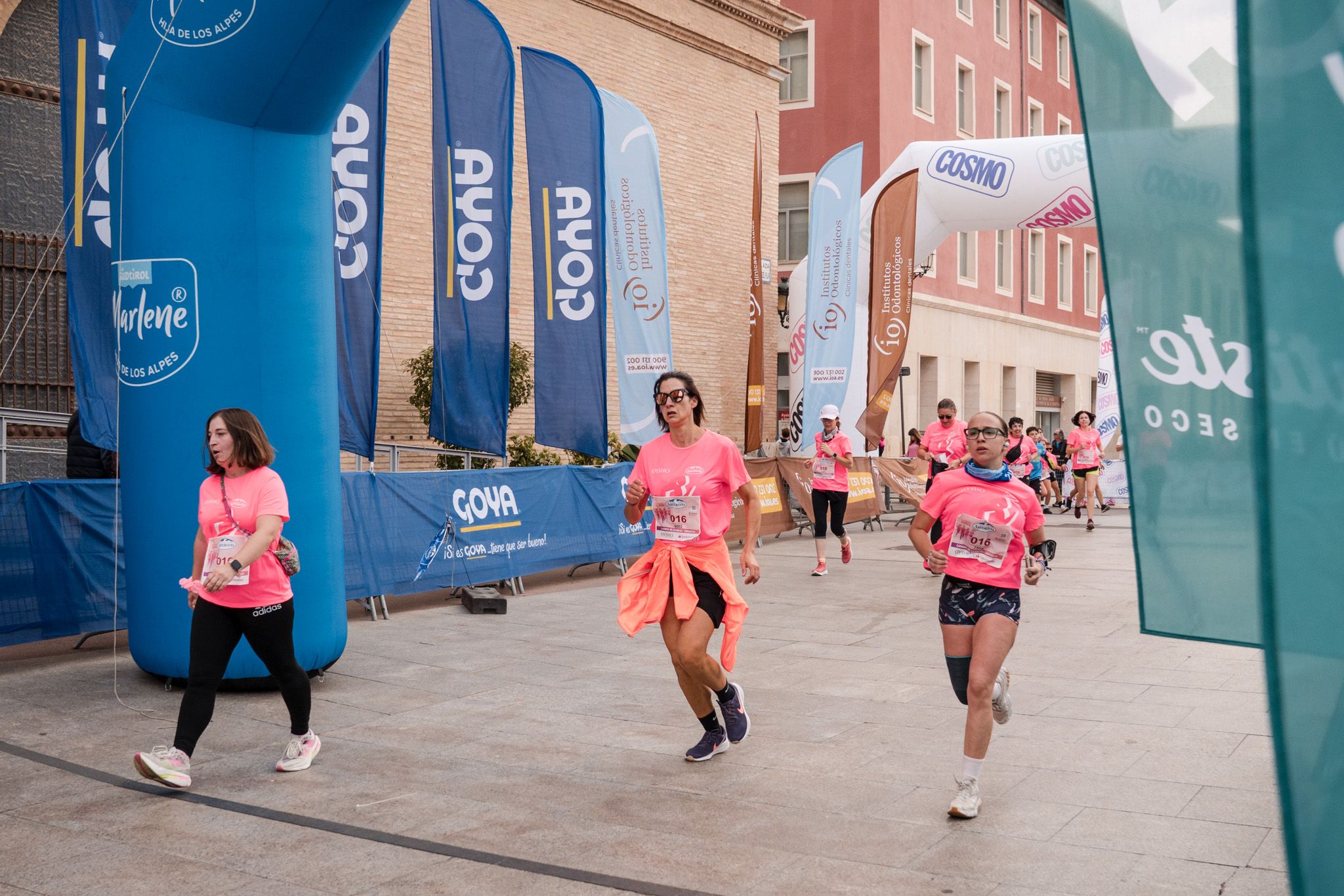 Las mejores fotos de la Carrera de la Mujer de Zaragoza 2025   Recorrido Meta 184
