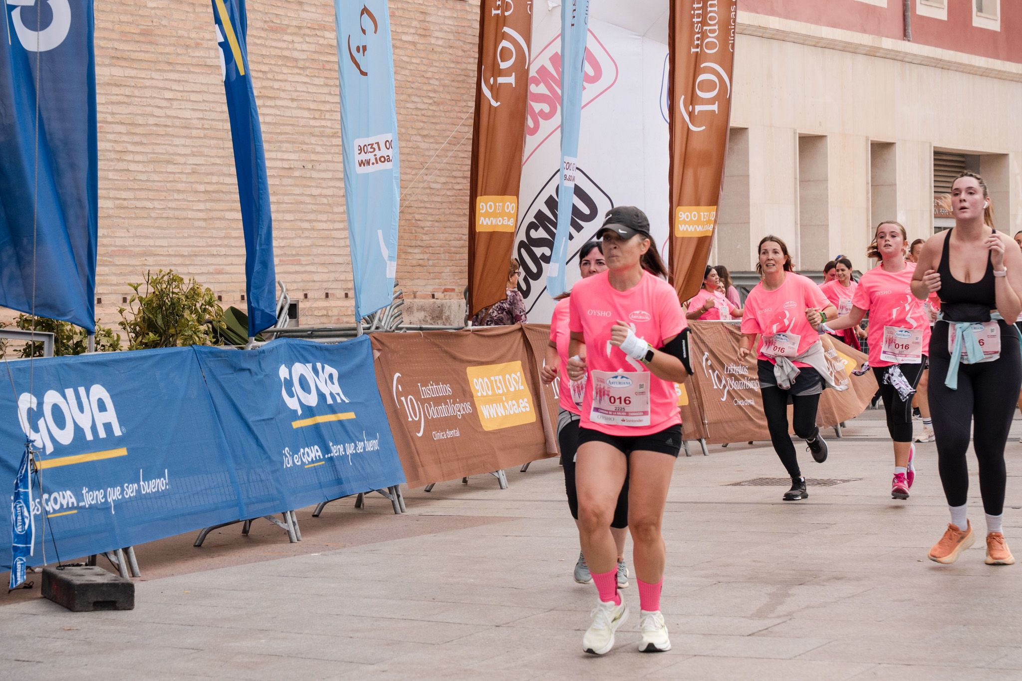 Las mejores fotos de la Carrera de la Mujer de Zaragoza 2025   Recorrido Meta 190