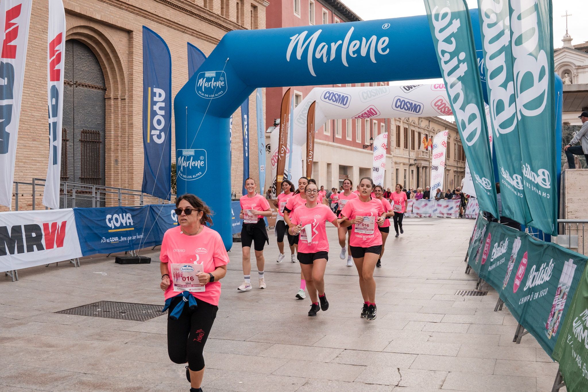 Las mejores fotos de la Carrera de la Mujer de Zaragoza 2025   Recorrido Meta 192