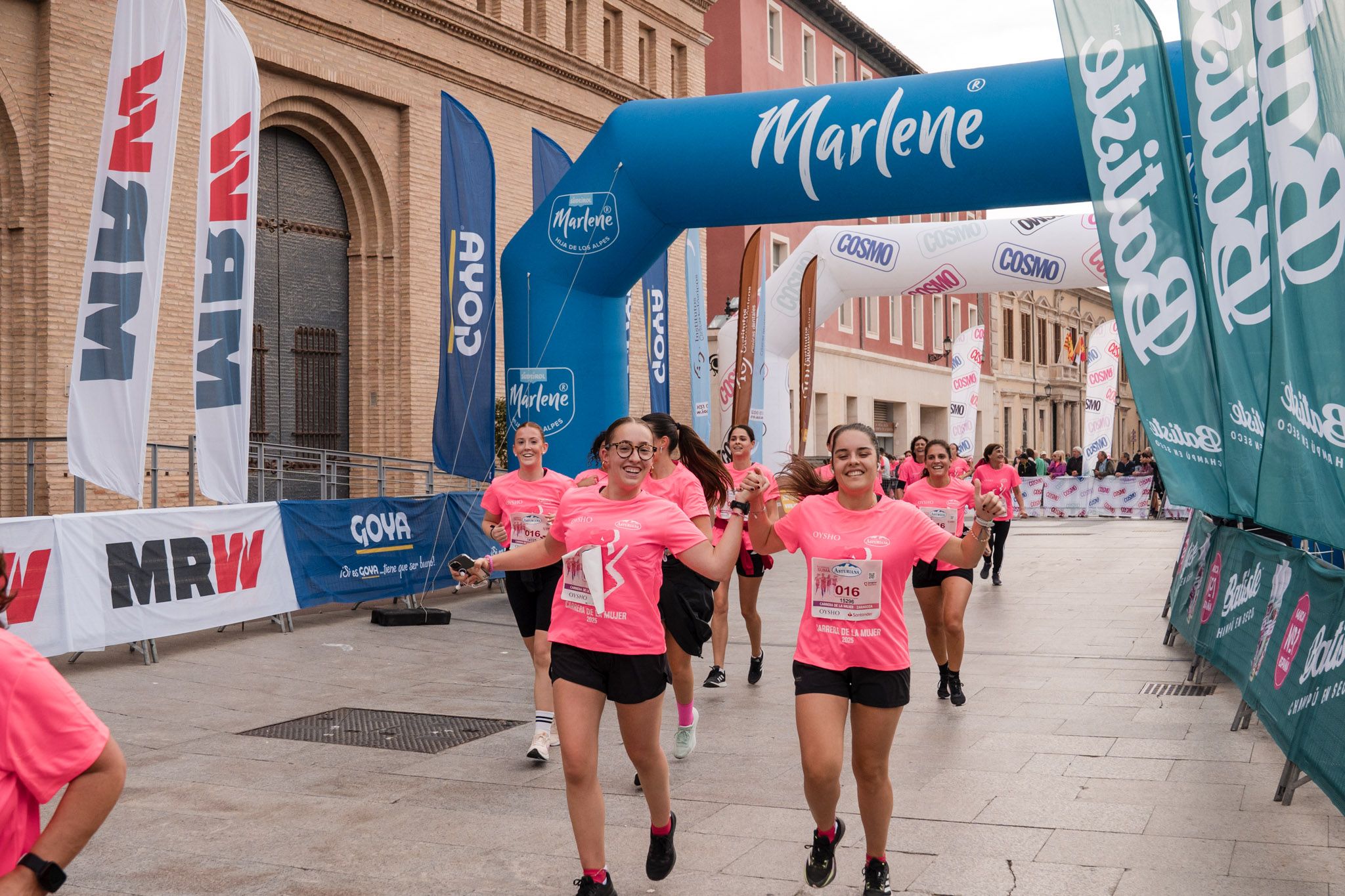 Las mejores fotos de la Carrera de la Mujer de Zaragoza 2025   Recorrido Meta 193