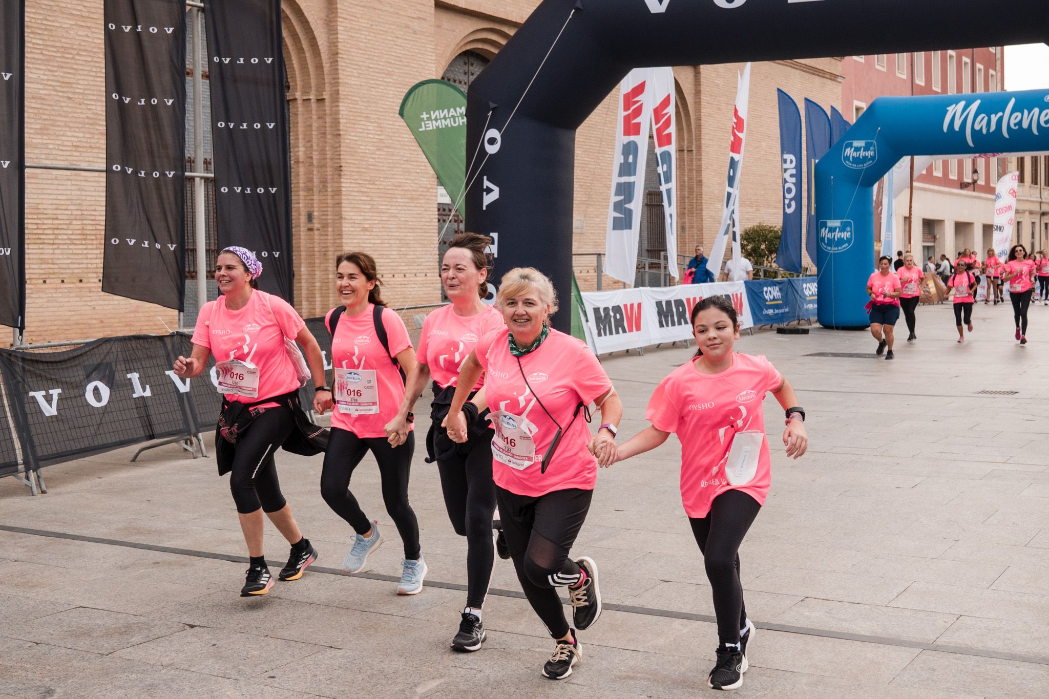 Las mejores fotos de la Carrera de la Mujer de Zaragoza 2025   Recorrido Meta 199
