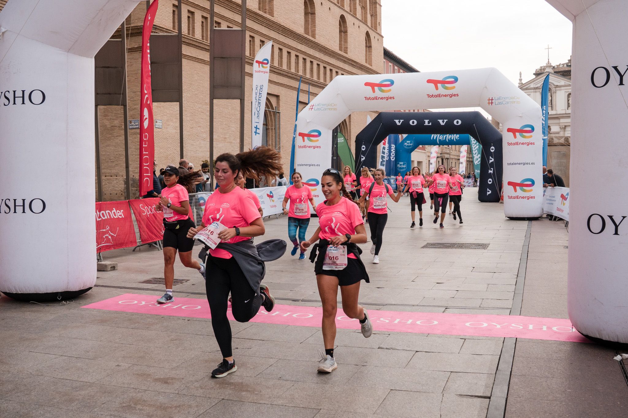 Las mejores fotos de la Carrera de la Mujer de Zaragoza 2025   Recorrido Meta 203