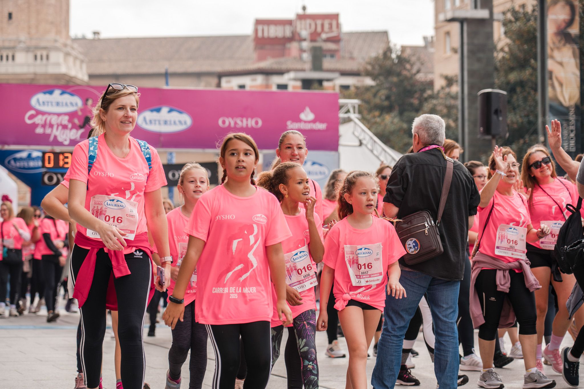 Las mejores fotos de la Carrera de la Mujer de Zaragoza 2025   Recorrido Meta 221