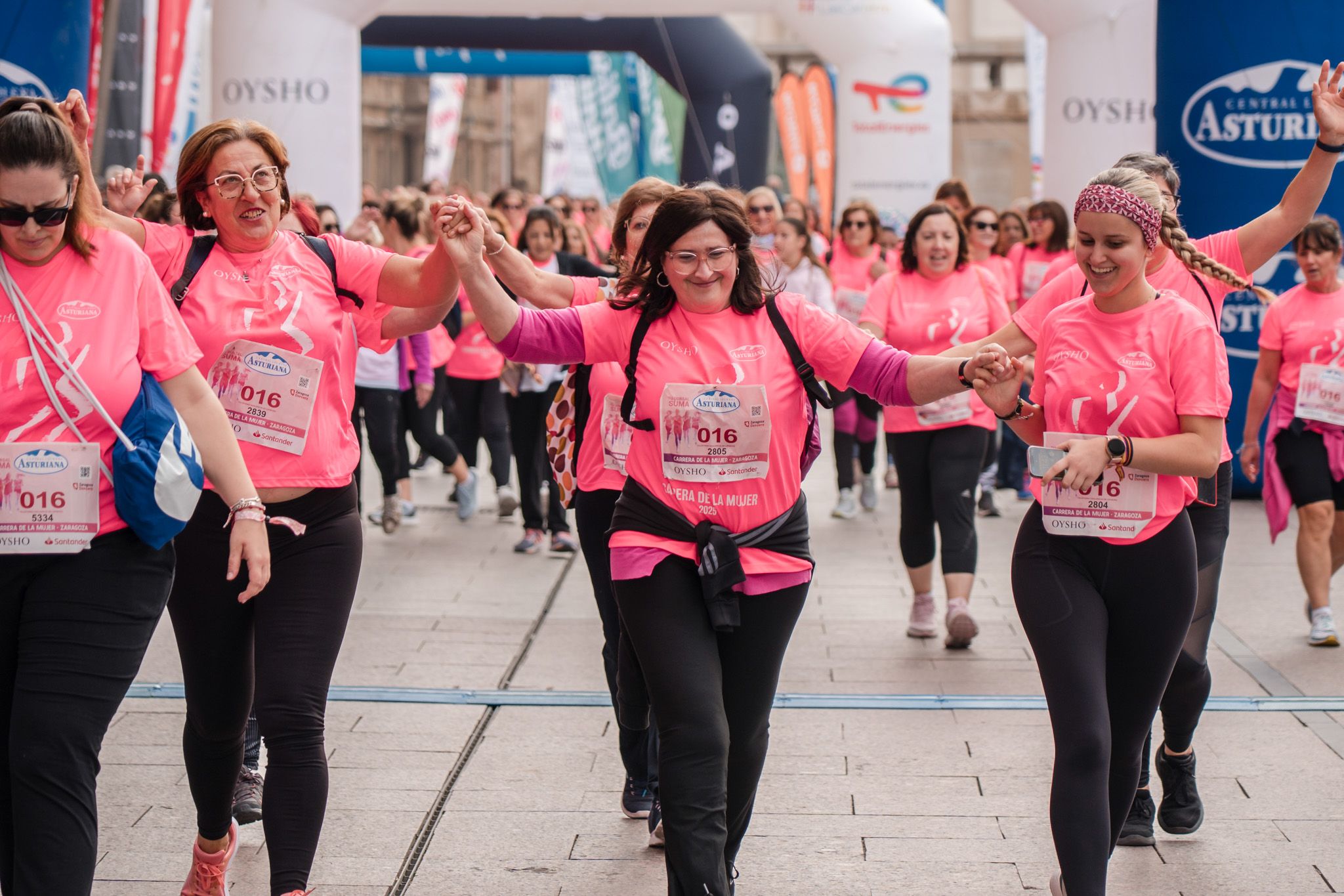 Las mejores fotos de la Carrera de la Mujer de Zaragoza 2025   Recorrido Meta 232