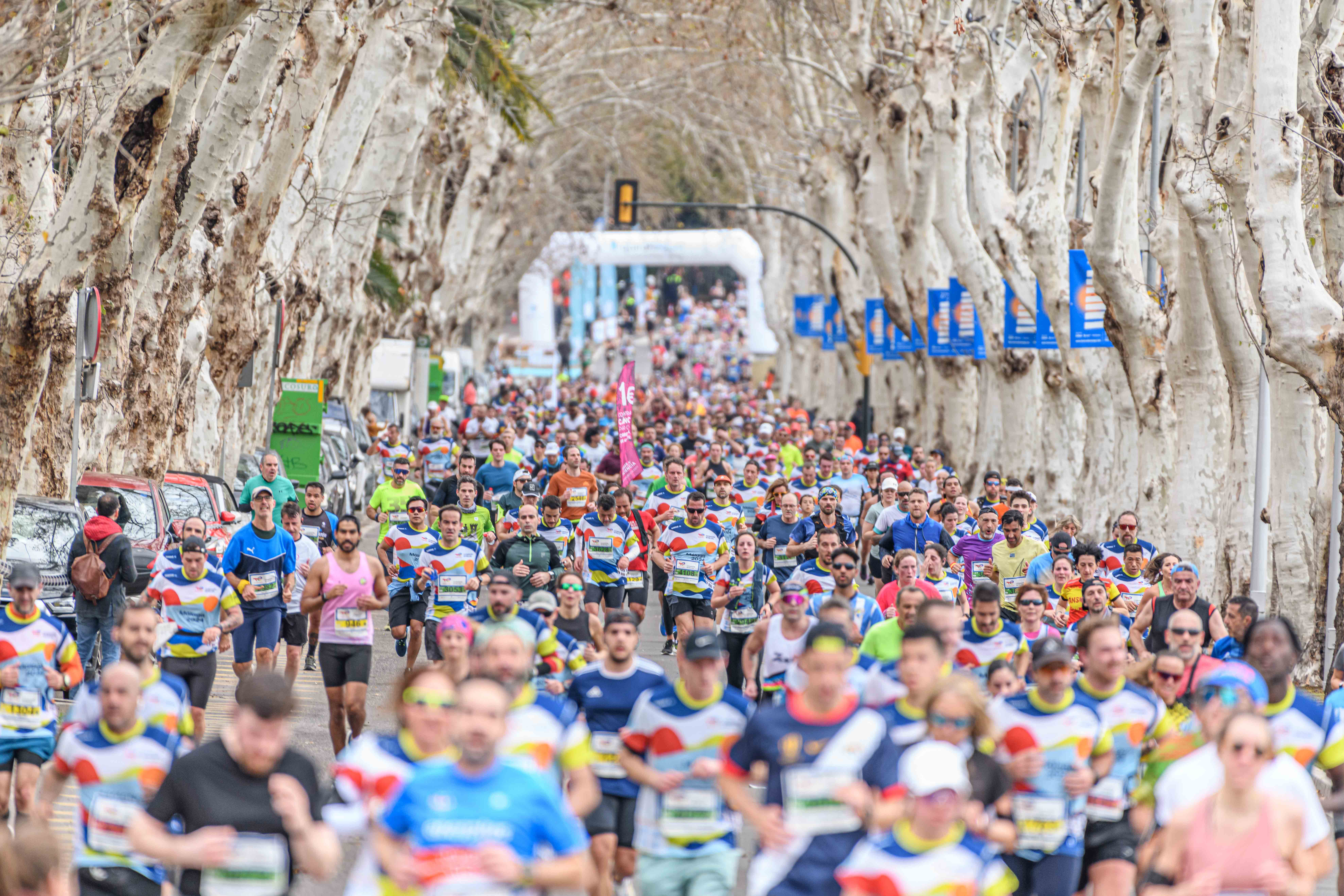 Espectacular salida del TotalEnergies Medio Maratón de Málaga