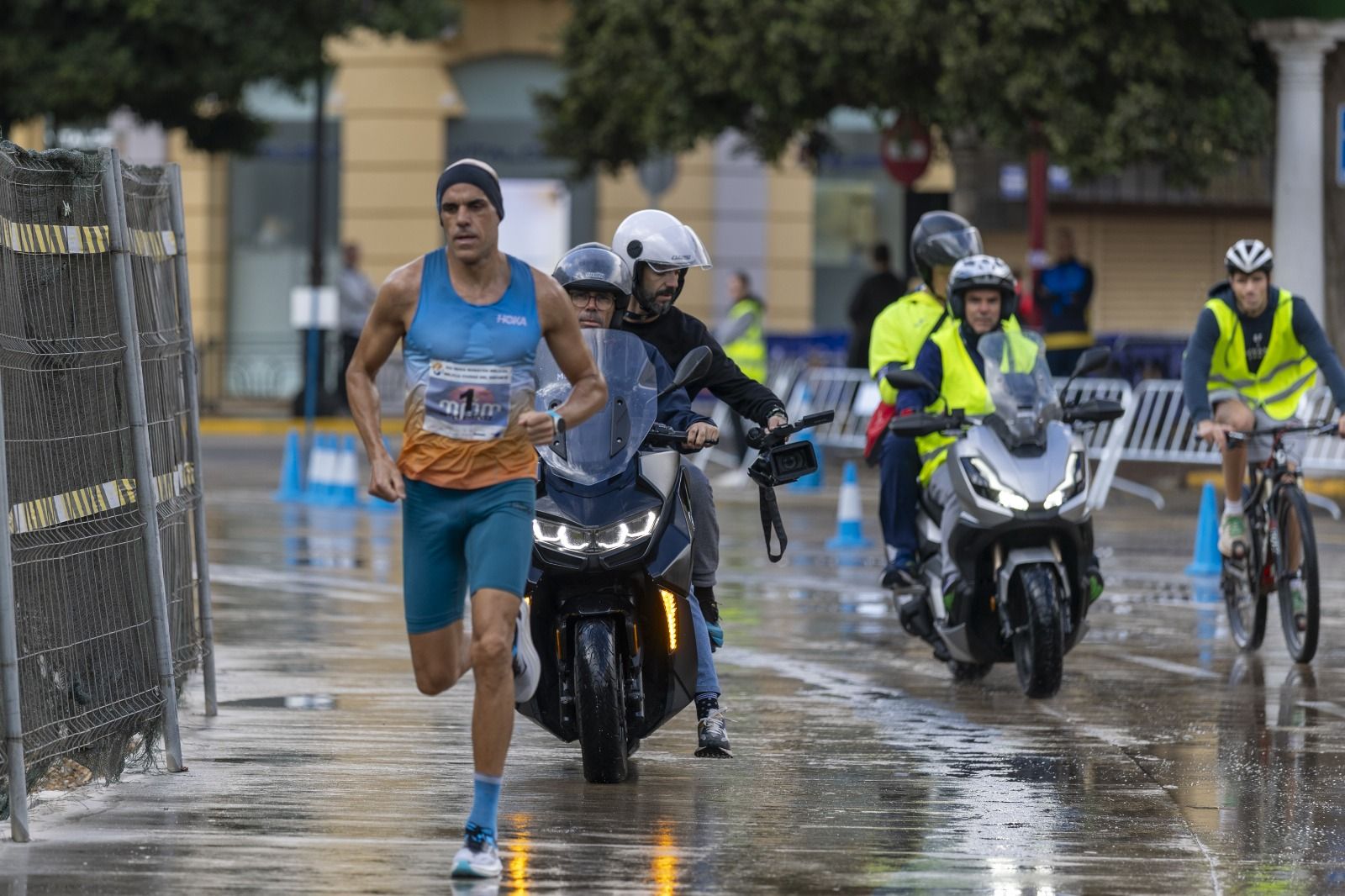 Reyes Estévez en pleno esfuerzo camino de la victoria en la Media Maratón Melilla Ciudad del Deporte. GINER GRÁFICO