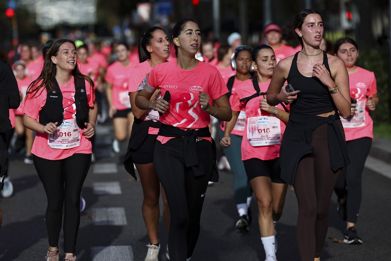 Las mejores fotos del recorrido de la Carrera de la Mujer de Barcelona 2025.JL019795
