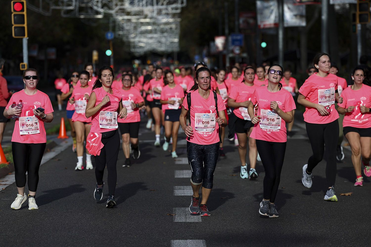 Las mejores fotos del recorrido de la Carrera de la Mujer de Barcelona 2025.JL019788