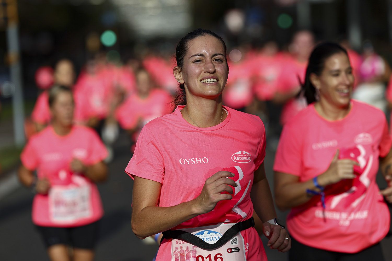 Las mejores fotos del recorrido de la Carrera de la Mujer de Barcelona 2025.JL019783