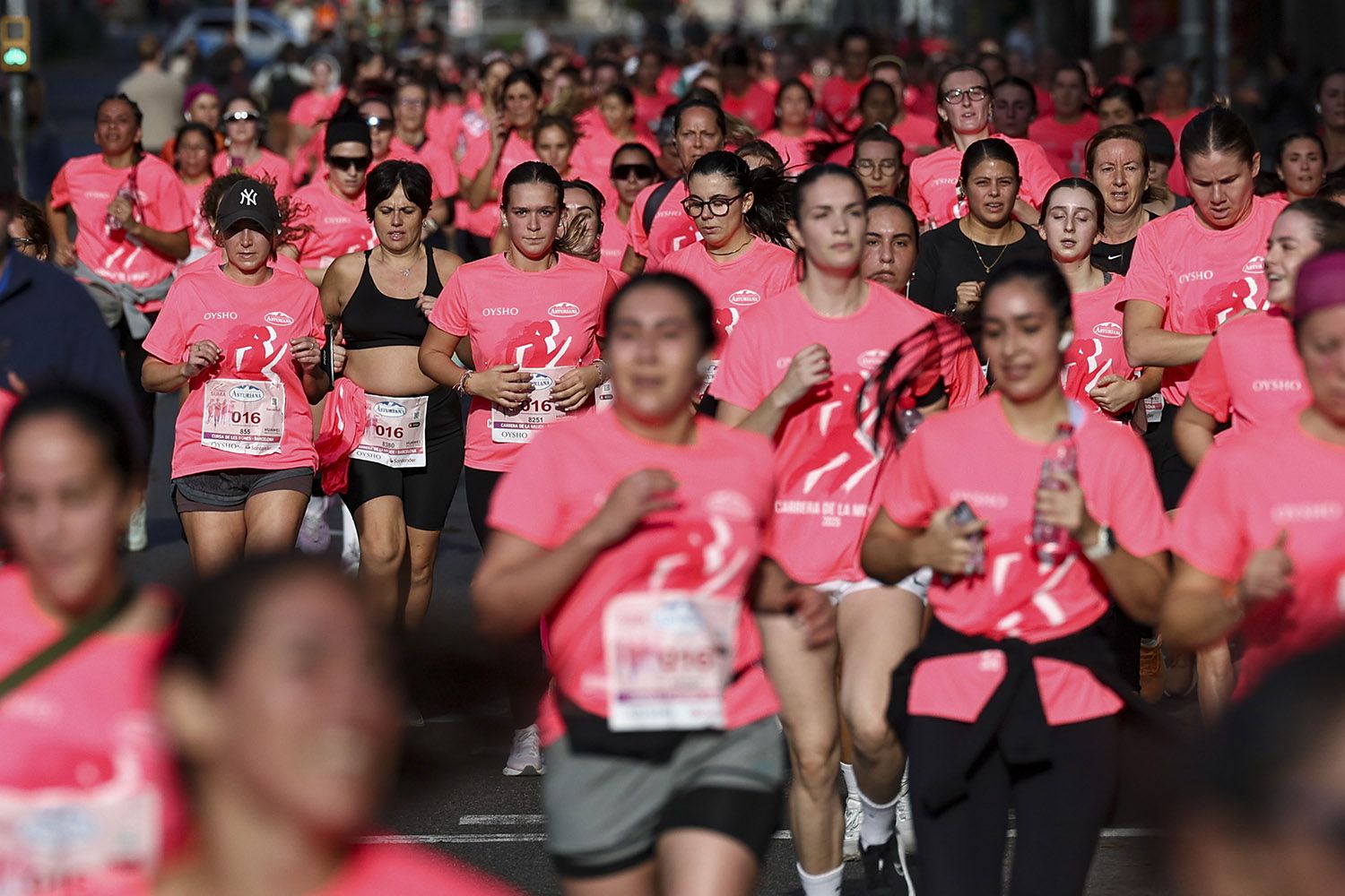 Las mejores fotos del recorrido de la Carrera de la Mujer de Barcelona 2025.JL019630