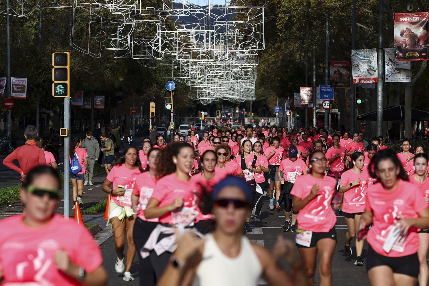 Las mejores fotos del recorrido de la Carrera de la Mujer de Barcelona 2025.JL019586