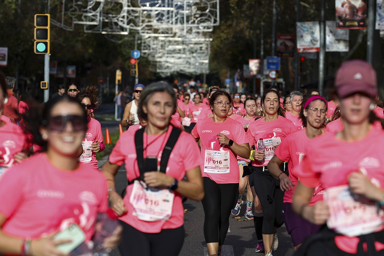 Las mejores fotos del recorrido de la Carrera de la Mujer de Barcelona 2025.JL019578