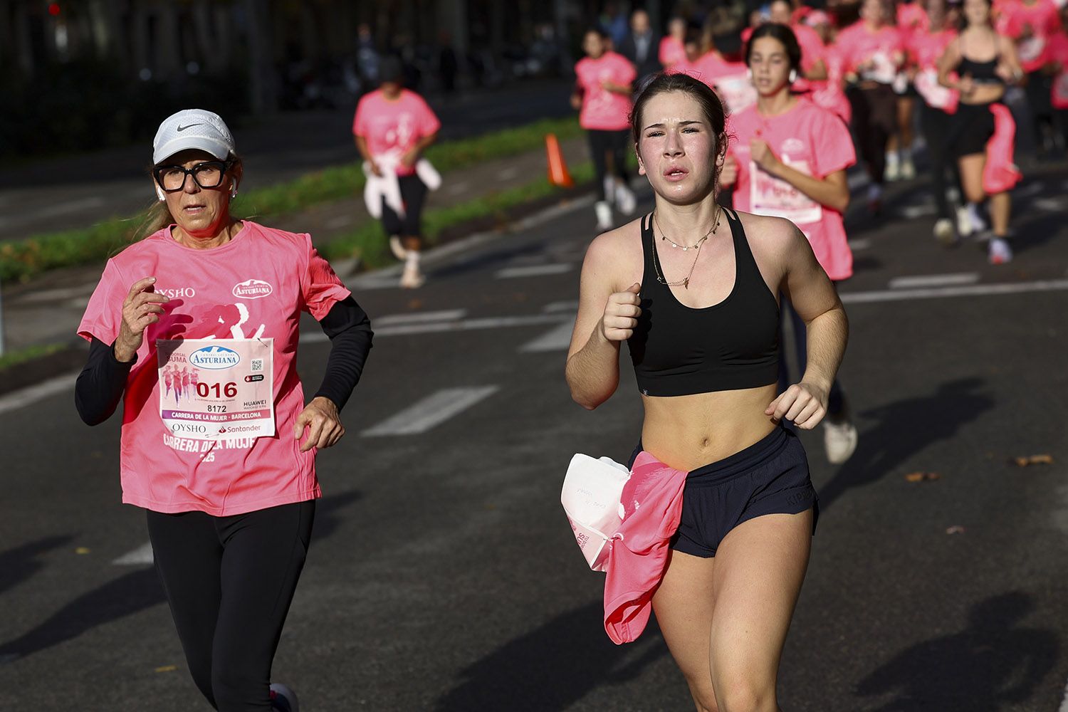 Las mejores fotos del recorrido de la Carrera de la Mujer de Barcelona 2025.JL019564