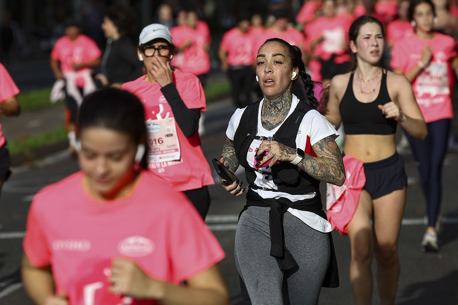 Las mejores fotos del recorrido de la Carrera de la Mujer de Barcelona 2025.JL019549