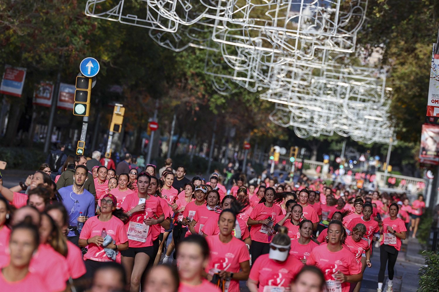 Las mejores fotos del recorrido de la Carrera de la Mujer de Barcelona 2025.JL019472