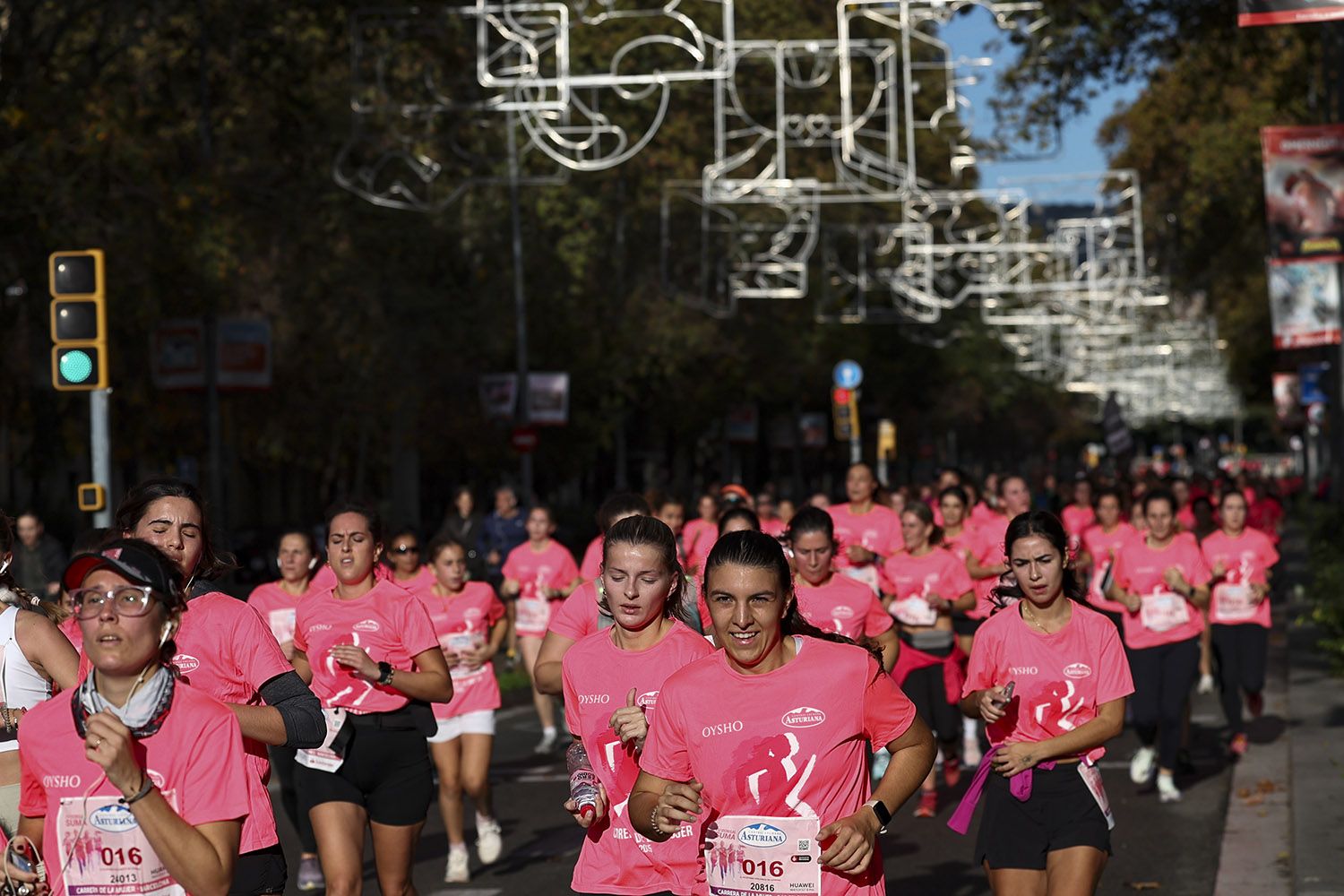 Las mejores fotos del recorrido de la Carrera de la Mujer de Barcelona 2025.JL019397