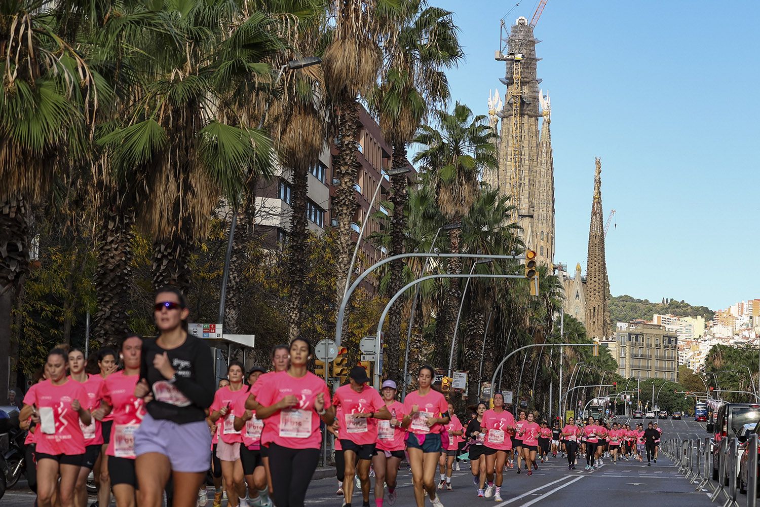 Las mejores fotos del recorrido de la Carrera de la Mujer de Barcelona 2025.JL019307
