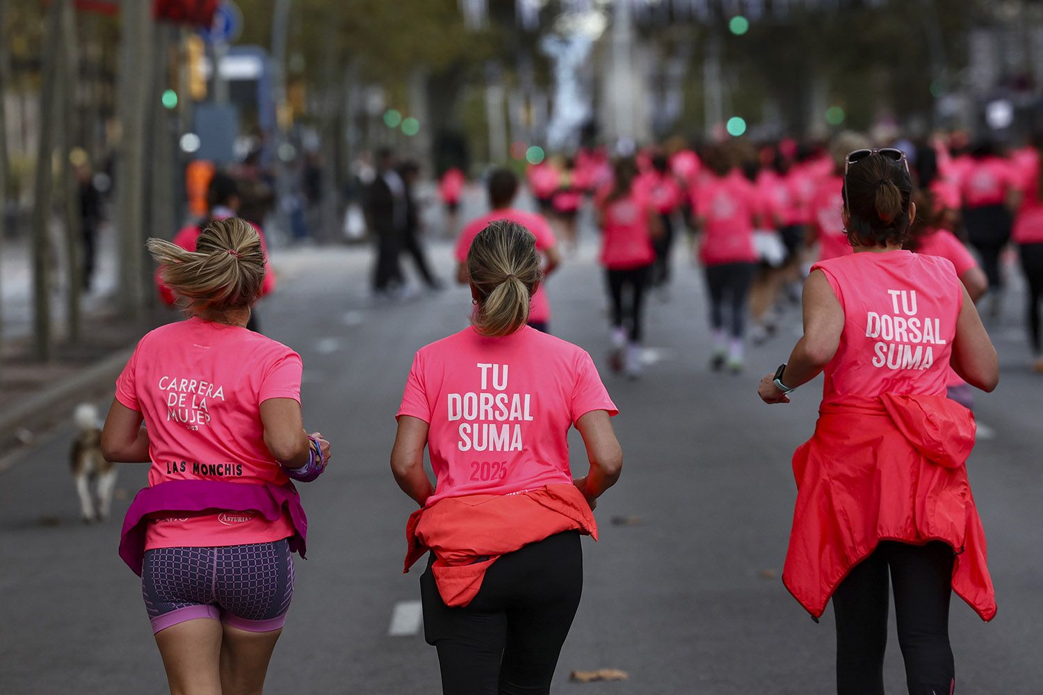 Las mejores fotos del recorrido de la Carrera de la Mujer de Barcelona 2025.JL019223