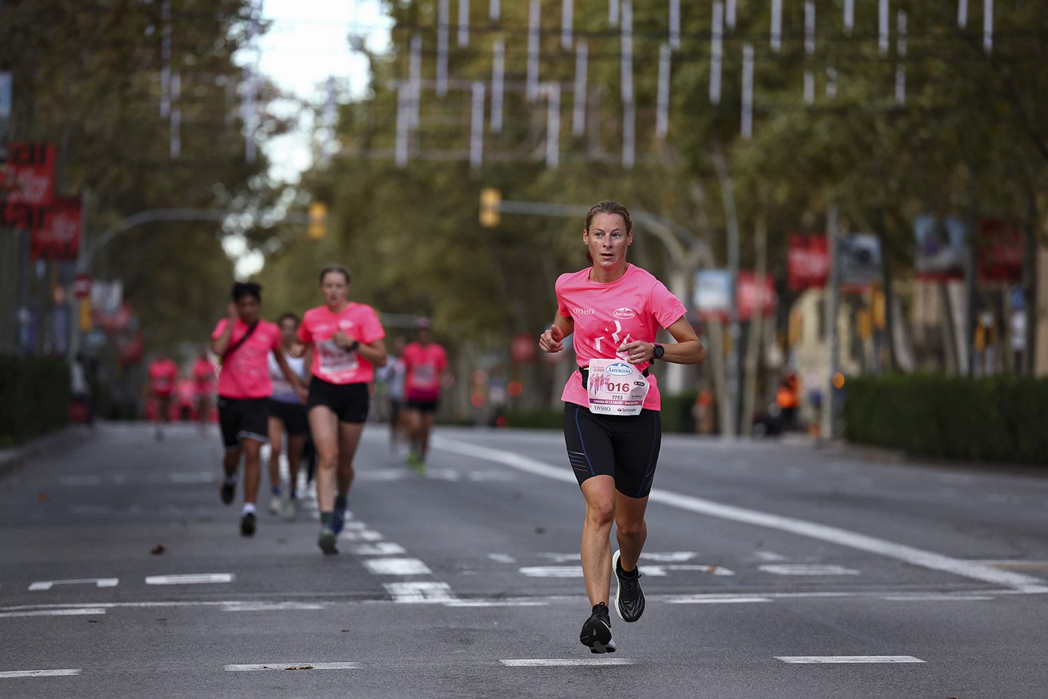 Las mejores fotos del recorrido de la Carrera de la Mujer de Barcelona 2025.JL018873