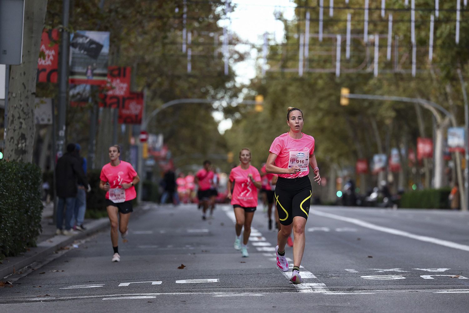 Las mejores fotos del recorrido de la Carrera de la Mujer de Barcelona 2025.JL018850