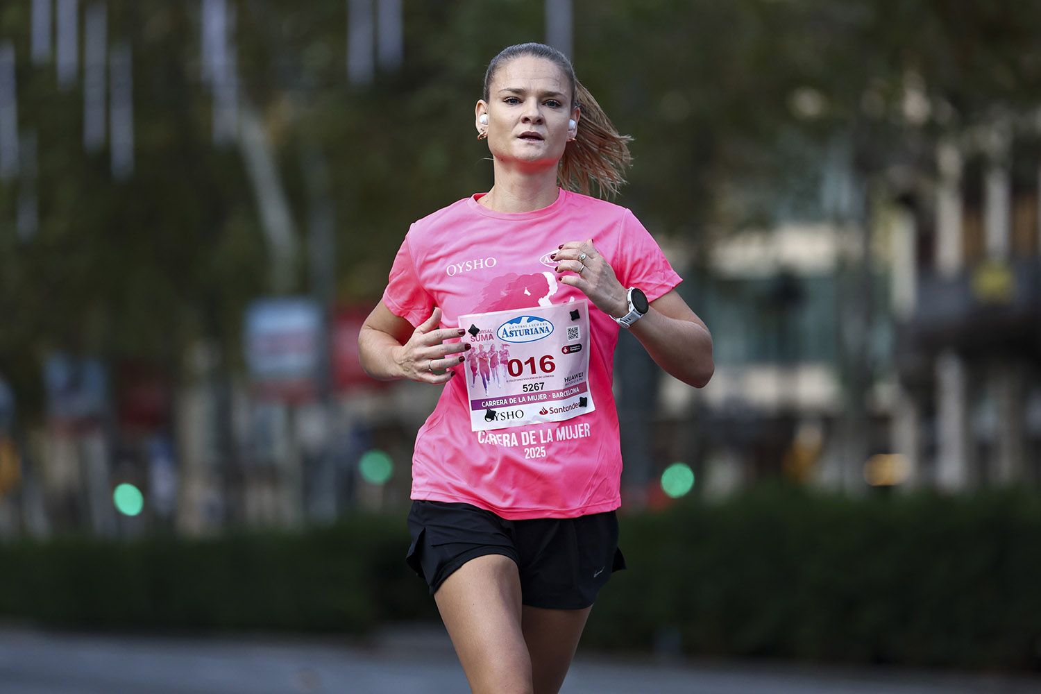 Las mejores fotos del recorrido de la Carrera de la Mujer de Barcelona 2025.JL018826