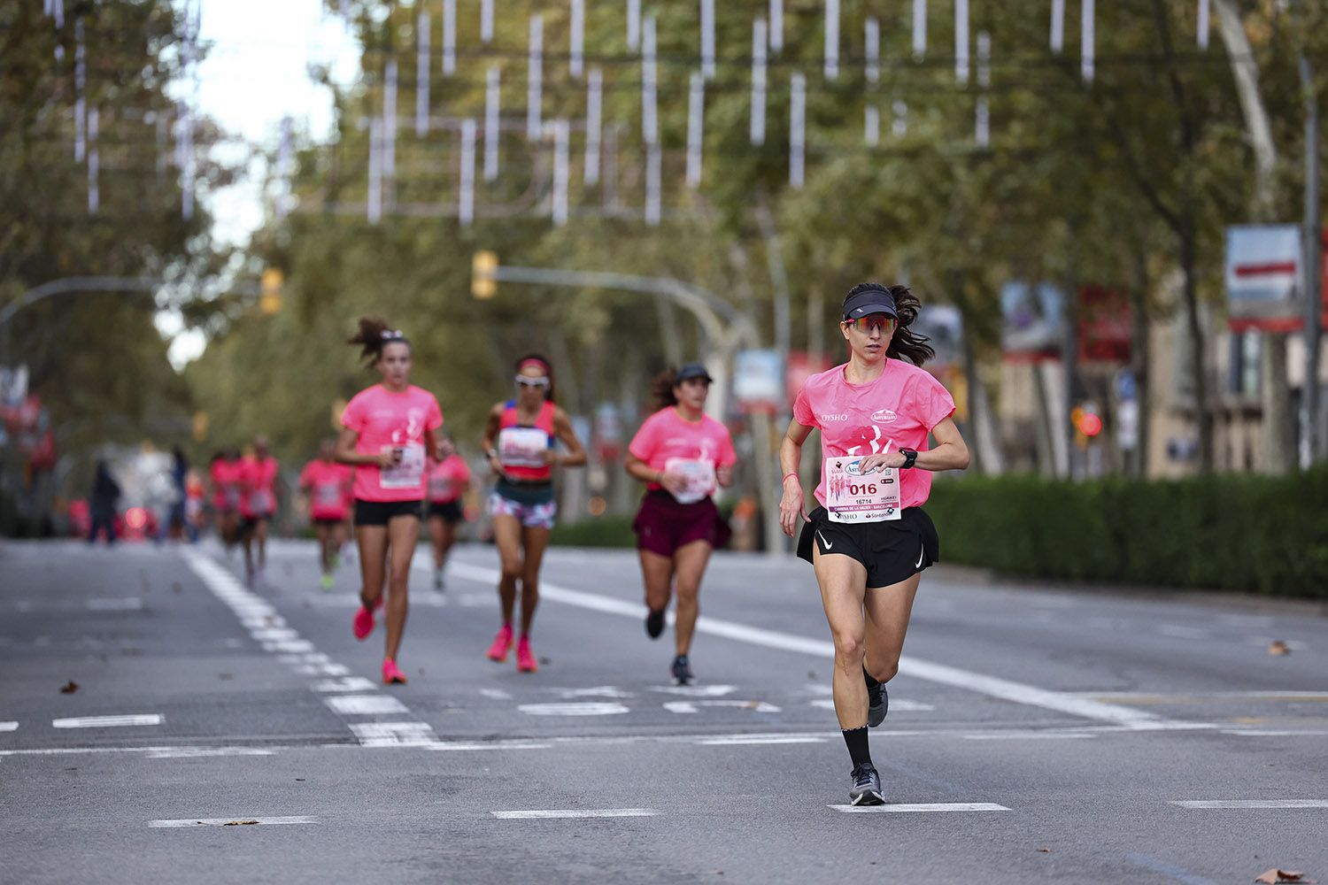Las mejores fotos del recorrido de la Carrera de la Mujer de Barcelona 2025.JL018768