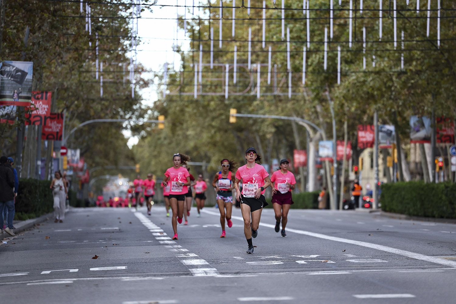 Las mejores fotos del recorrido de la Carrera de la Mujer de Barcelona 2025.JL018761