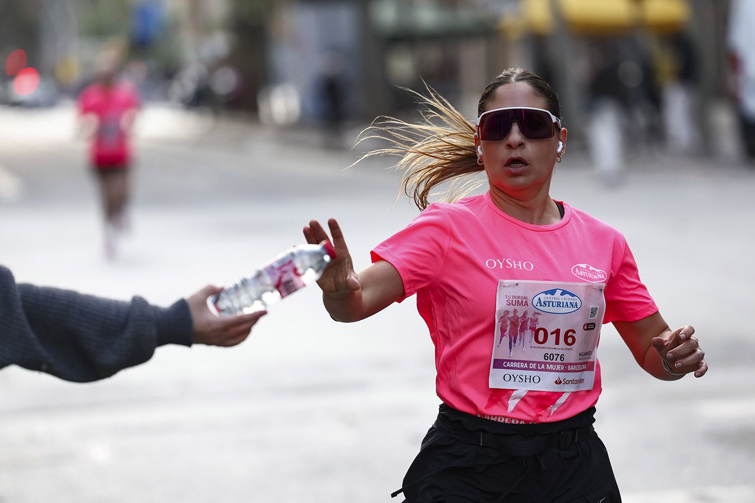 Las mejores fotos del recorrido de la Carrera de la Mujer de Barcelona 2025.JL018653