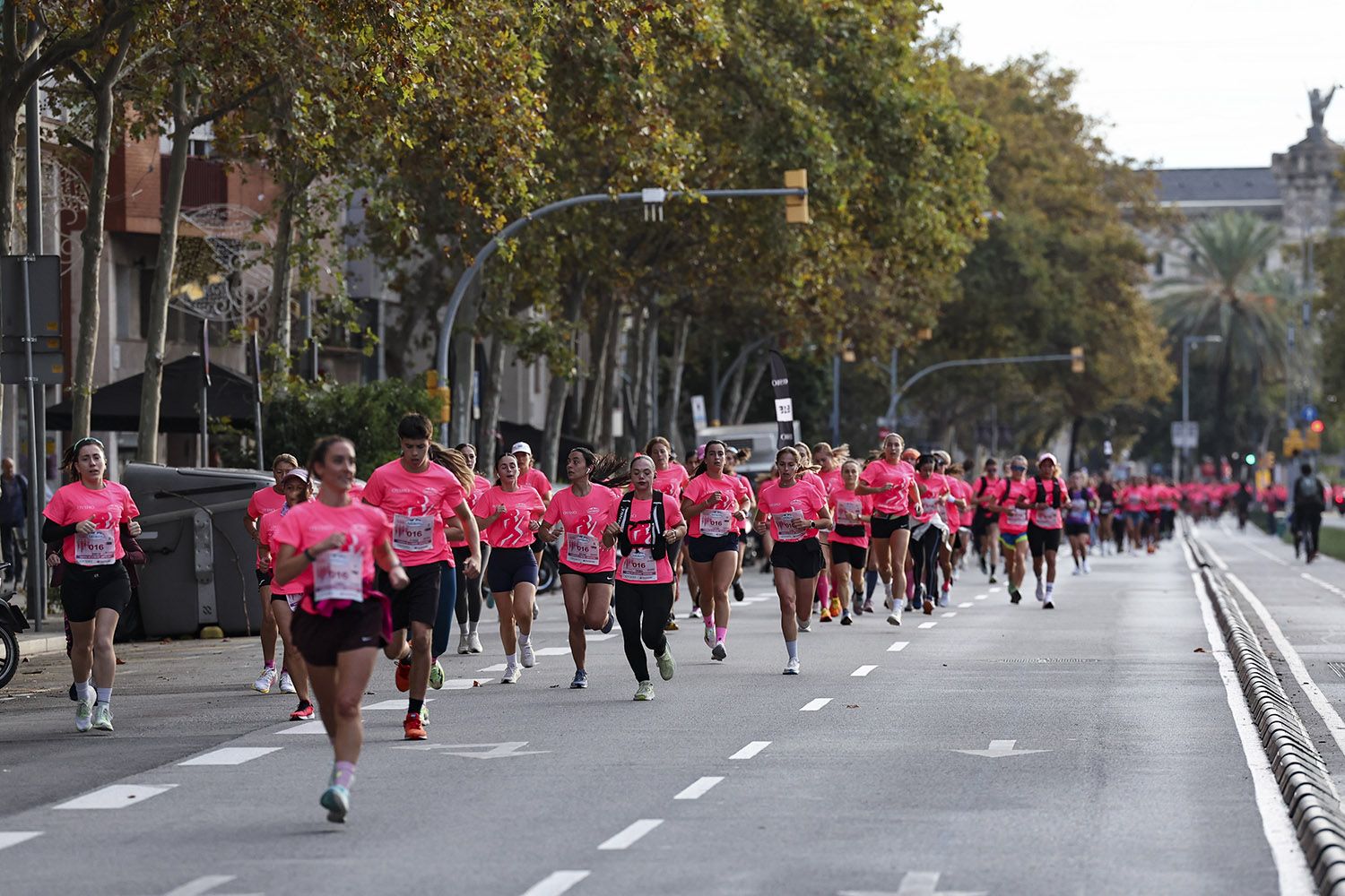 Las mejores fotos del recorrido de la Carrera de la Mujer de Barcelona 2025.JL018441