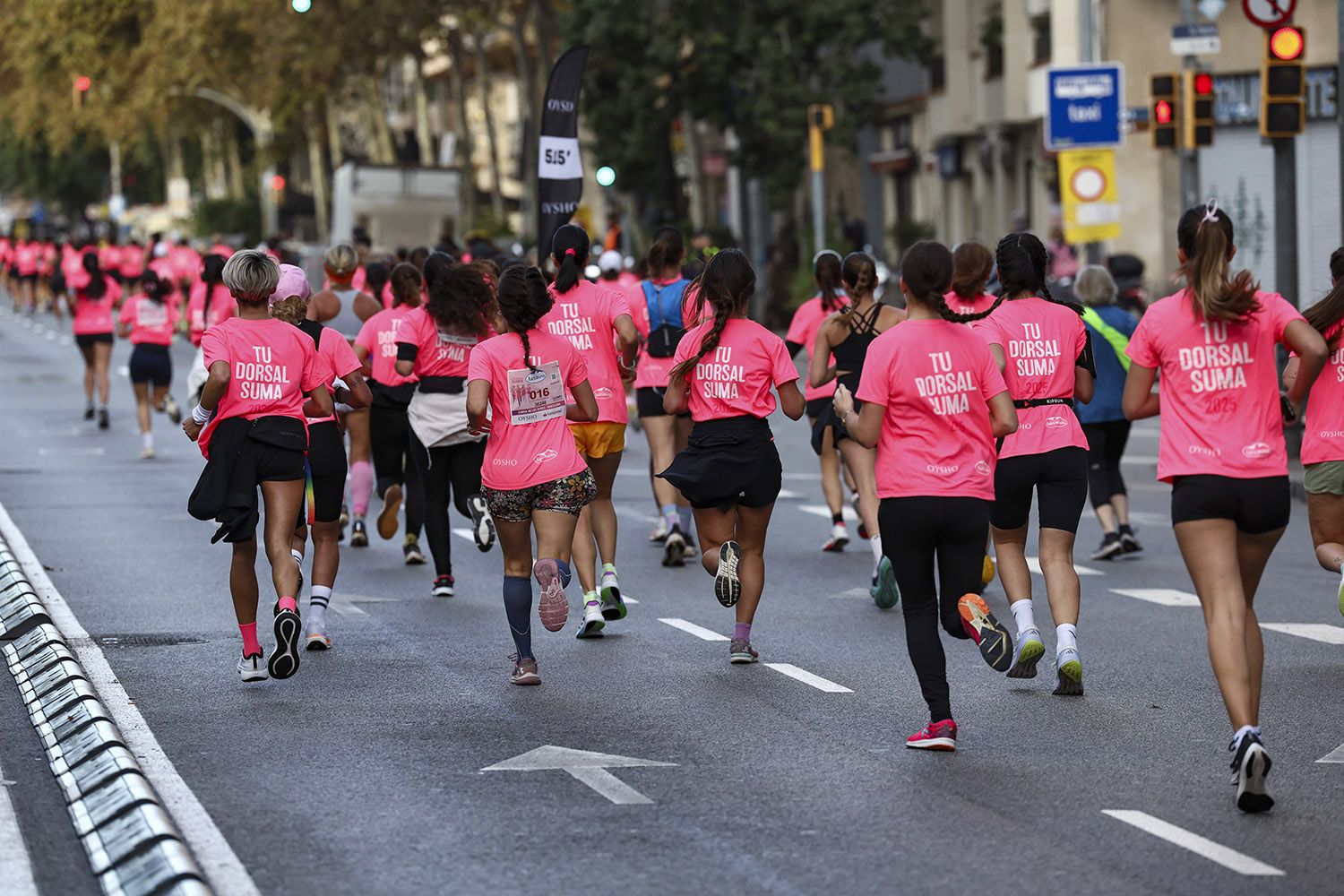 Las mejores fotos del recorrido de la Carrera de la Mujer de Barcelona 2025.JL018428