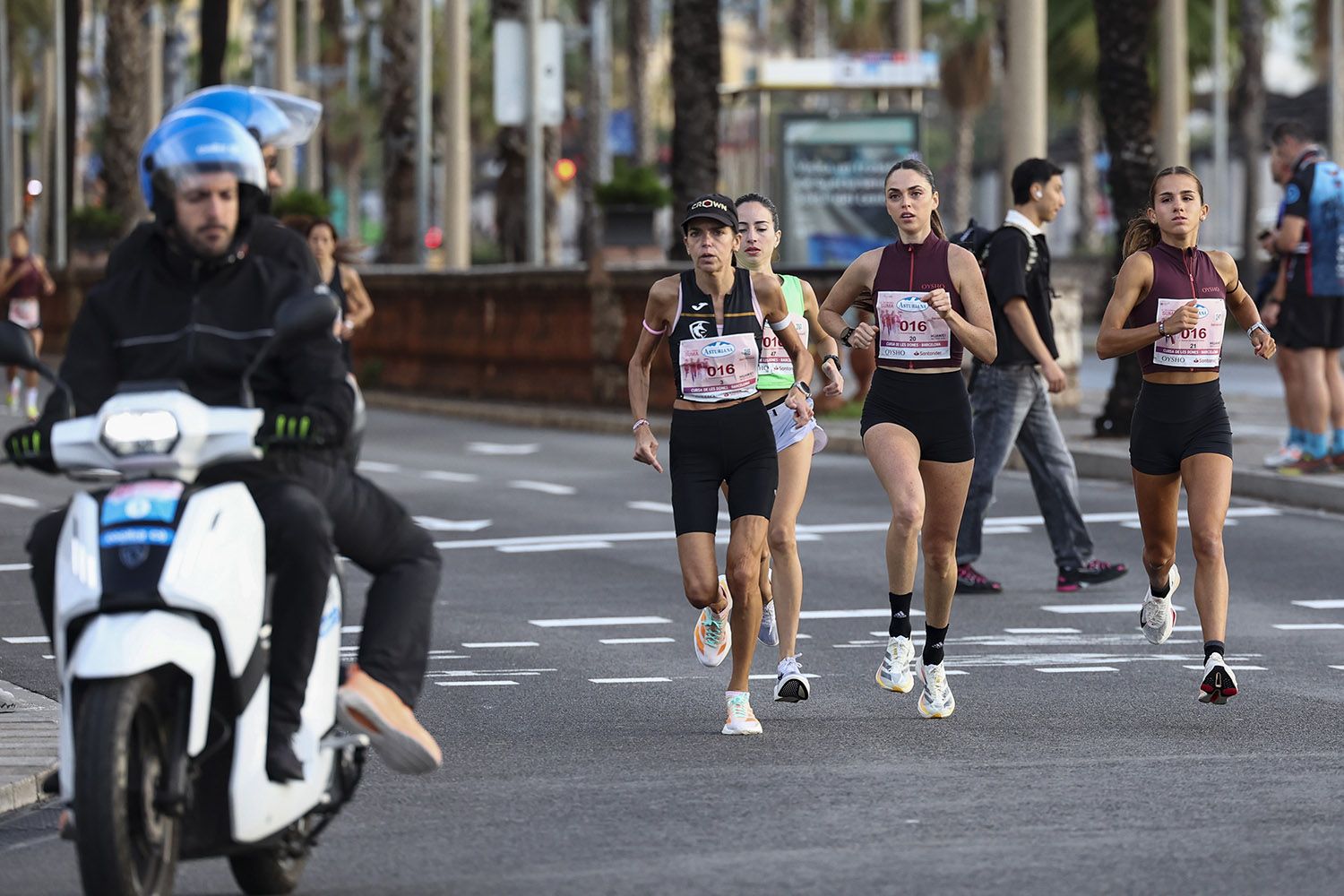 Las mejores fotos del recorrido de la Carrera de la Mujer de Barcelona 2025.JL018194