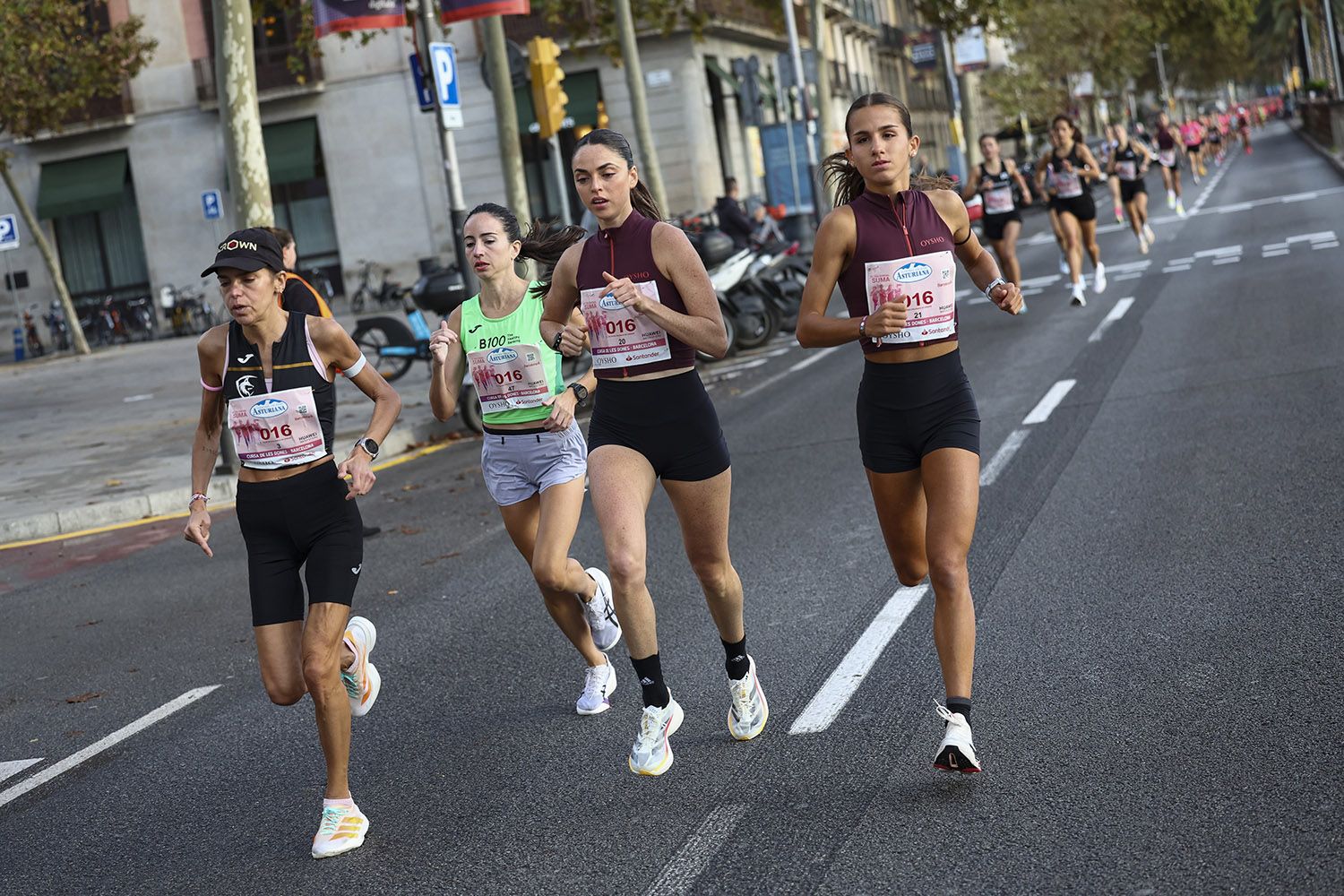 Las mejores fotos del recorrido de la Carrera de la Mujer de Barcelona 2025.JL018155