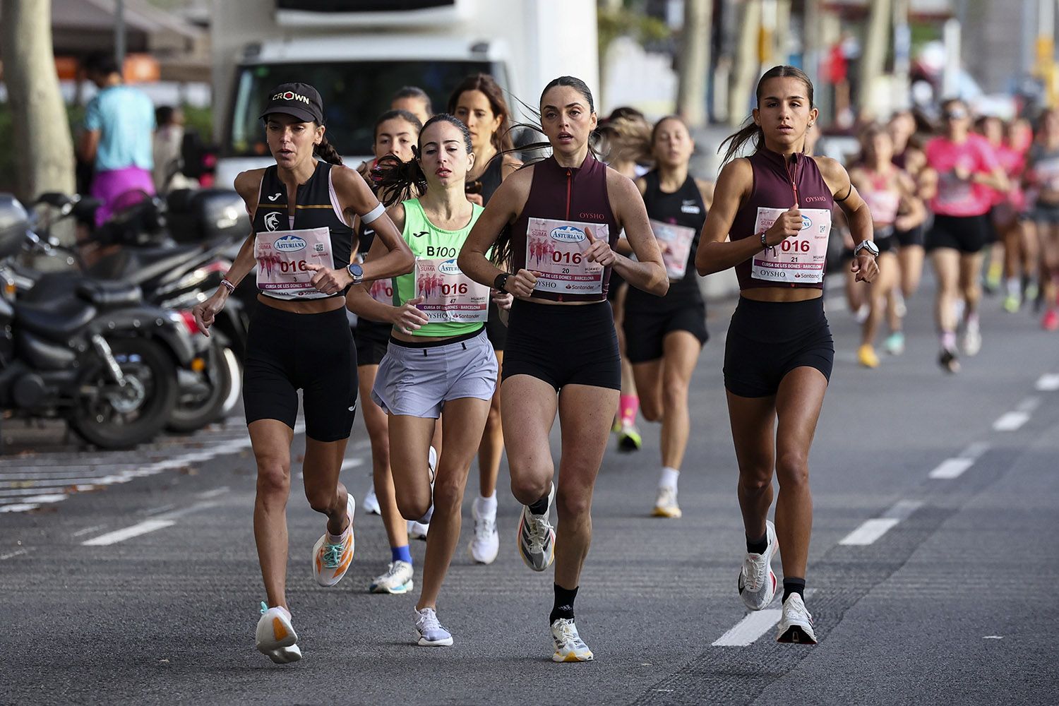Las mejores fotos del recorrido de la Carrera de la Mujer de Barcelona 2025.JL018029