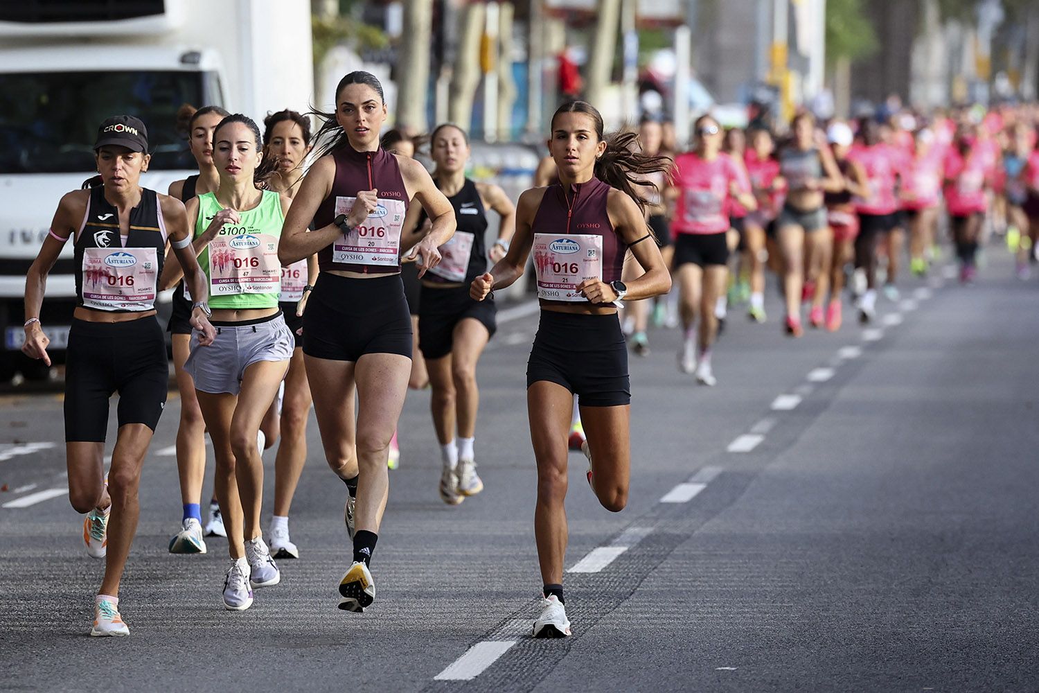 Las mejores fotos del recorrido de la Carrera de la Mujer de Barcelona 2025.JL018018