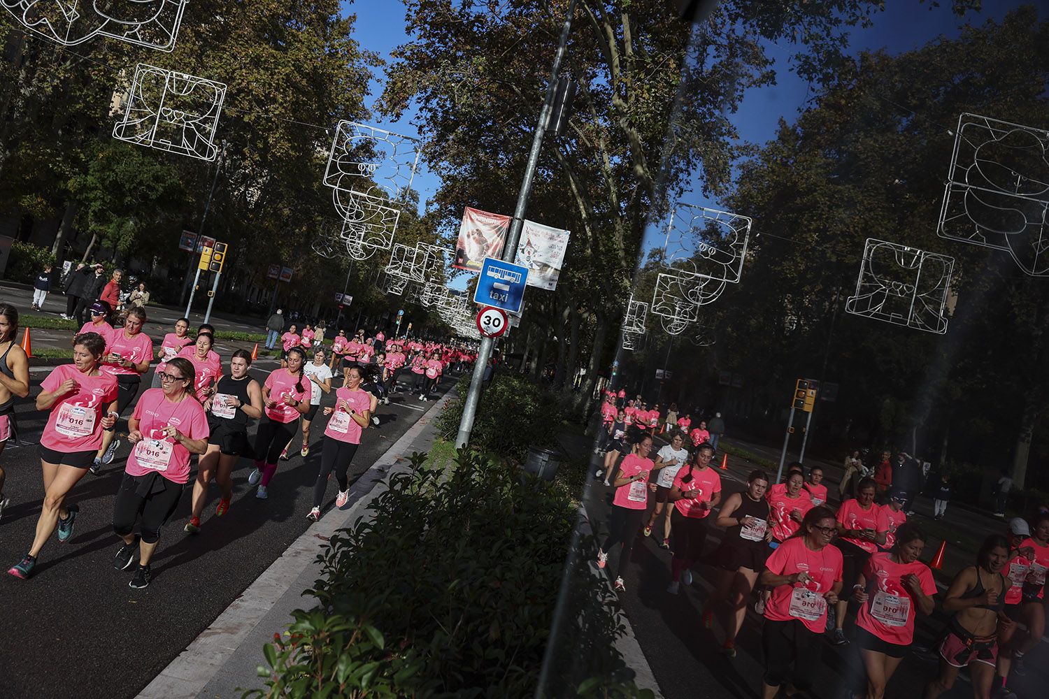 Las mejores fotos del recorrido de la Carrera de la Mujer de Barcelona 2025.JL016076