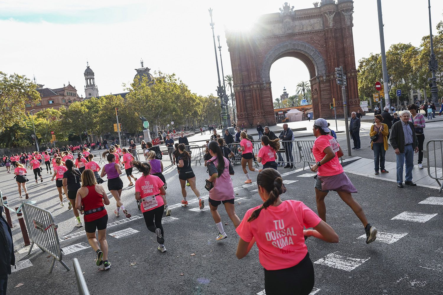 Las mejores fotos del recorrido de la Carrera de la Mujer de Barcelona 2025.JL015961