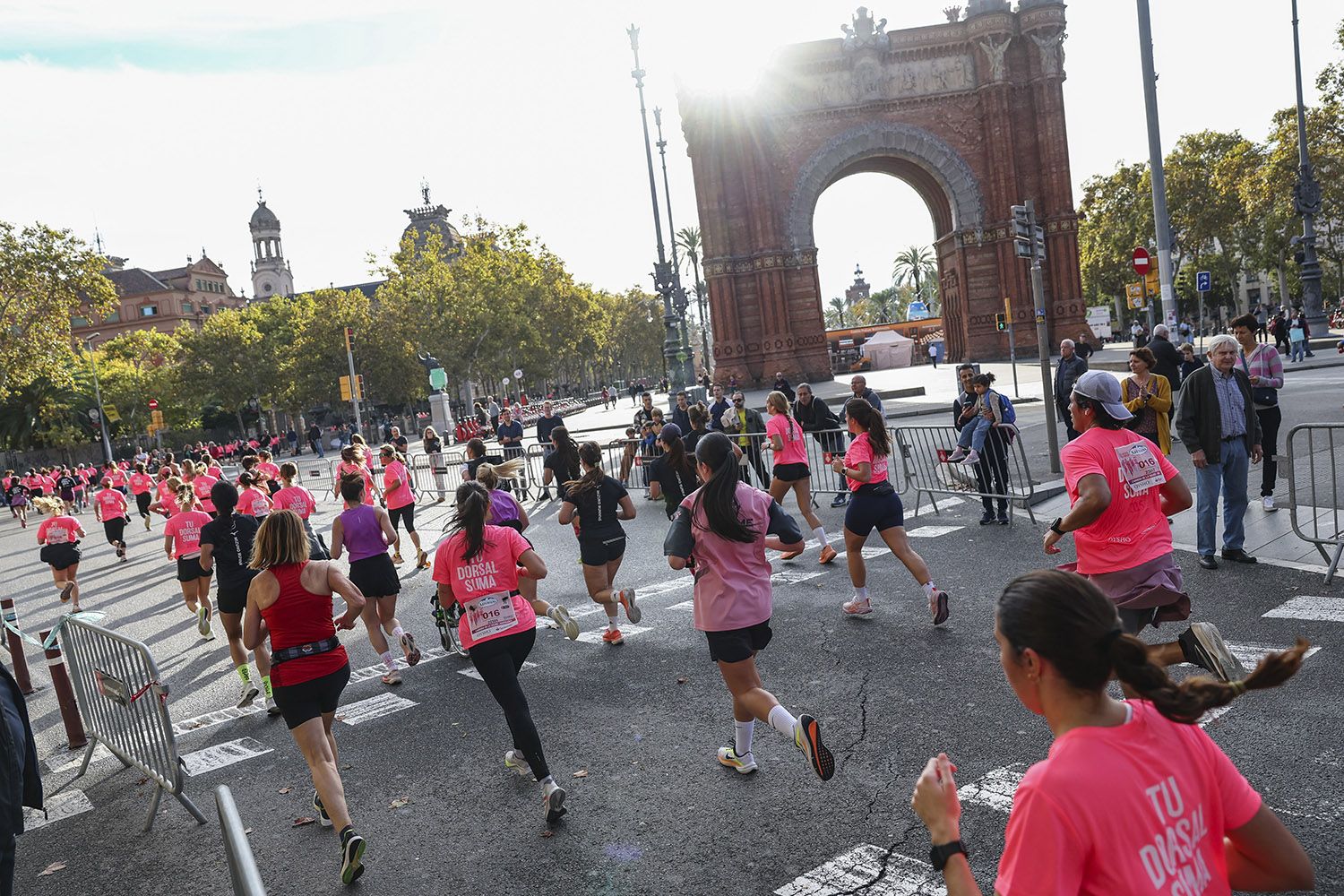 Las mejores fotos del recorrido de la Carrera de la Mujer de Barcelona 2025.JL015958