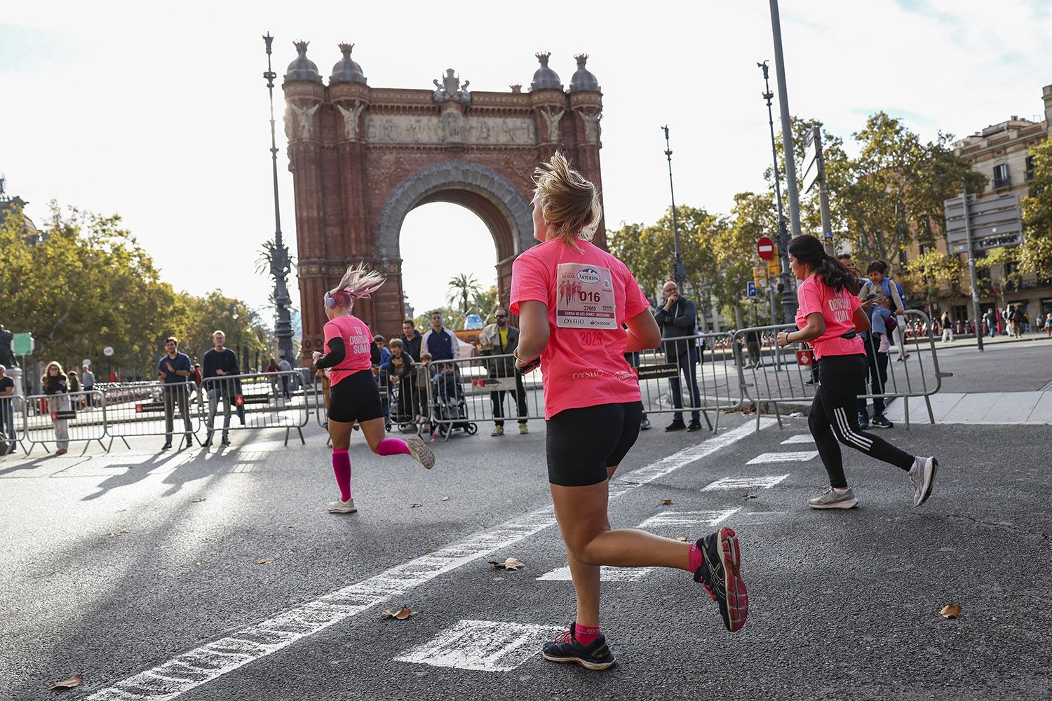 Las mejores fotos del recorrido de la Carrera de la Mujer de Barcelona 2025.JL015922