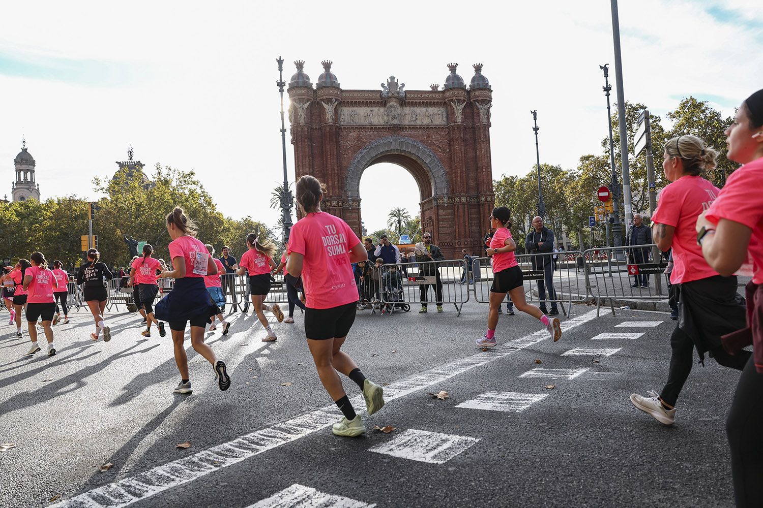 Las mejores fotos del recorrido de la Carrera de la Mujer de Barcelona 2025.JL015914