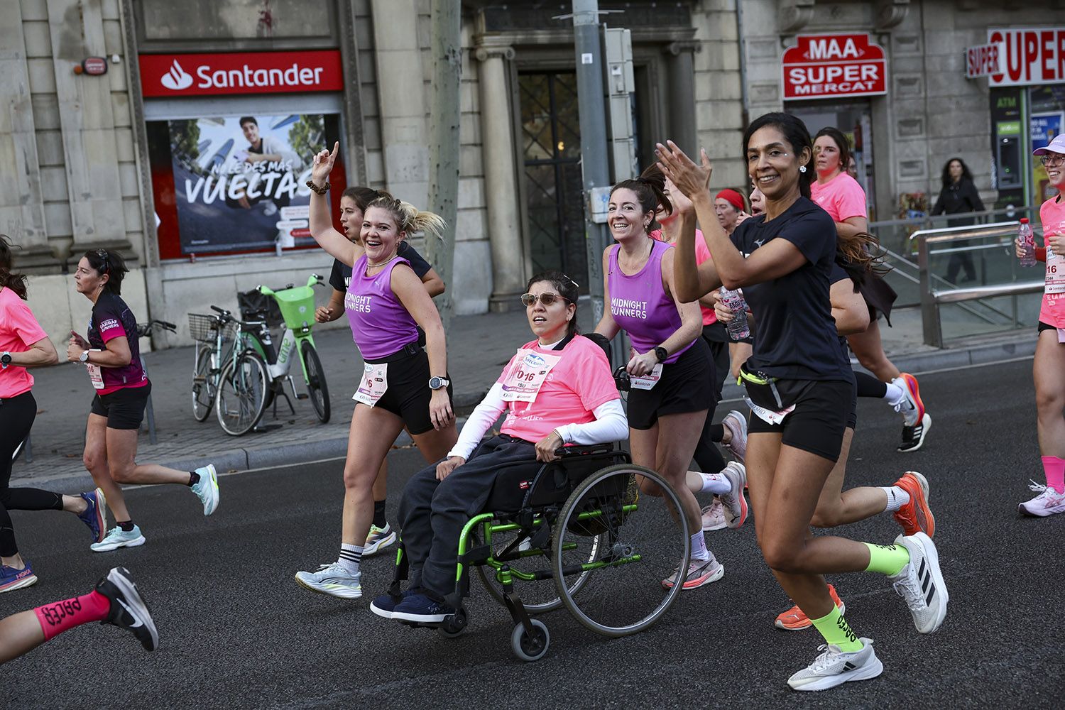 Las mejores fotos del recorrido de la Carrera de la Mujer de Barcelona 2025.JL015687