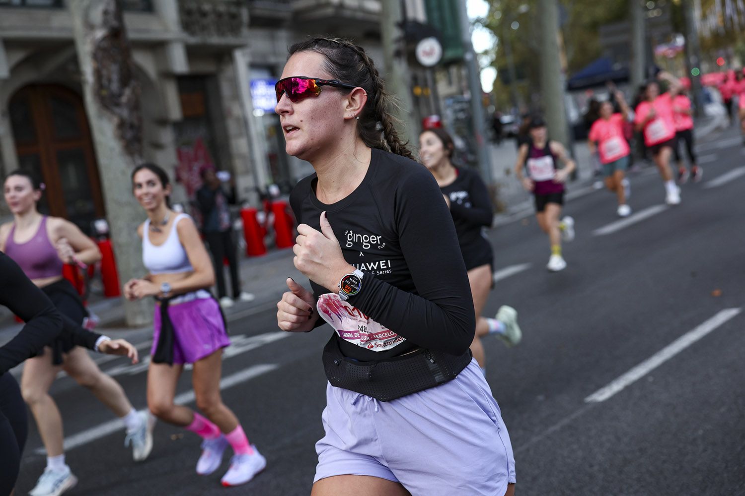 Las mejores fotos del recorrido de la Carrera de la Mujer de Barcelona 2025.JL015663