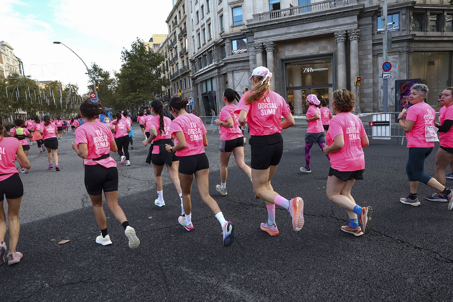 Las mejores fotos del recorrido de la Carrera de la Mujer de Barcelona 2025.JL015516