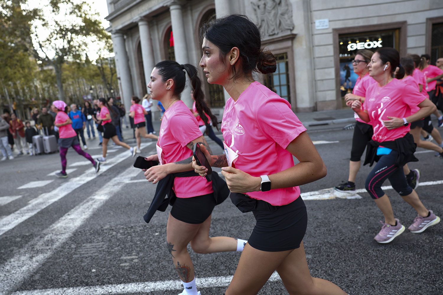 Las mejores fotos del recorrido de la Carrera de la Mujer de Barcelona 2025.JL015477