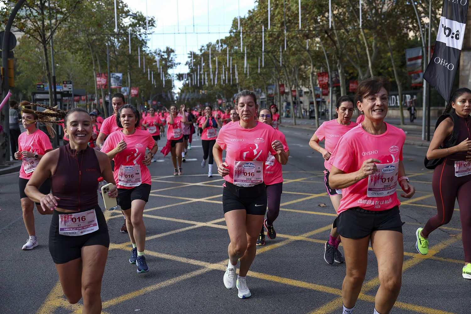 Las mejores fotos del recorrido de la Carrera de la Mujer de Barcelona 2025.JL015447