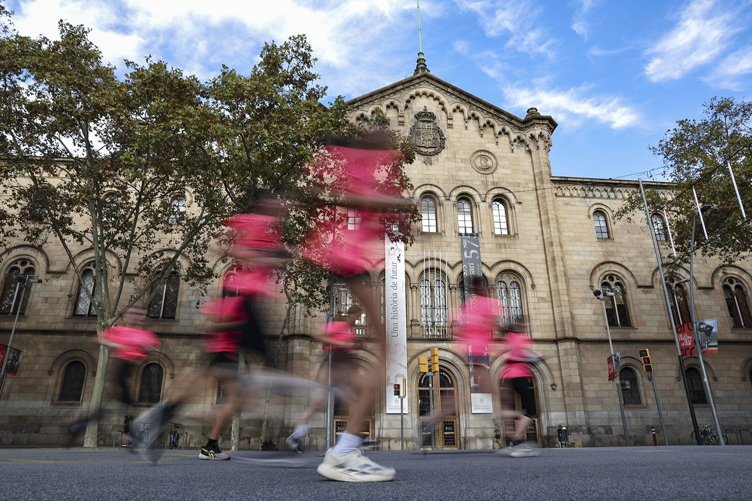 Las mejores fotos del recorrido de la Carrera de la Mujer de Barcelona 2025.JL015383
