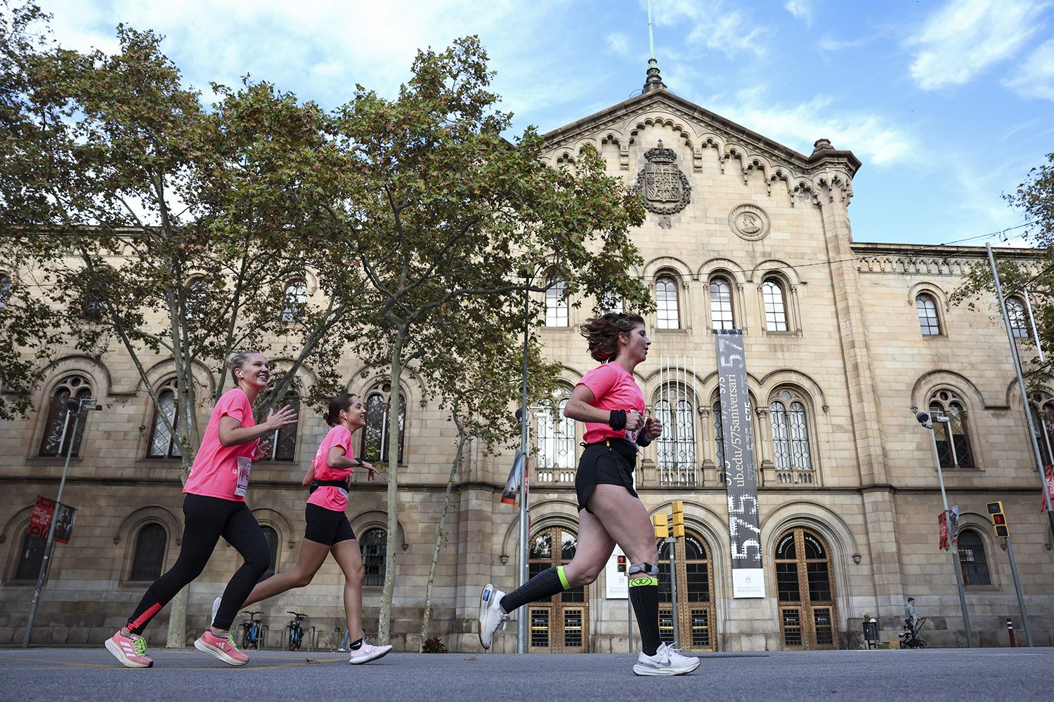 Las mejores fotos del recorrido de la Carrera de la Mujer de Barcelona 2025.JL015256