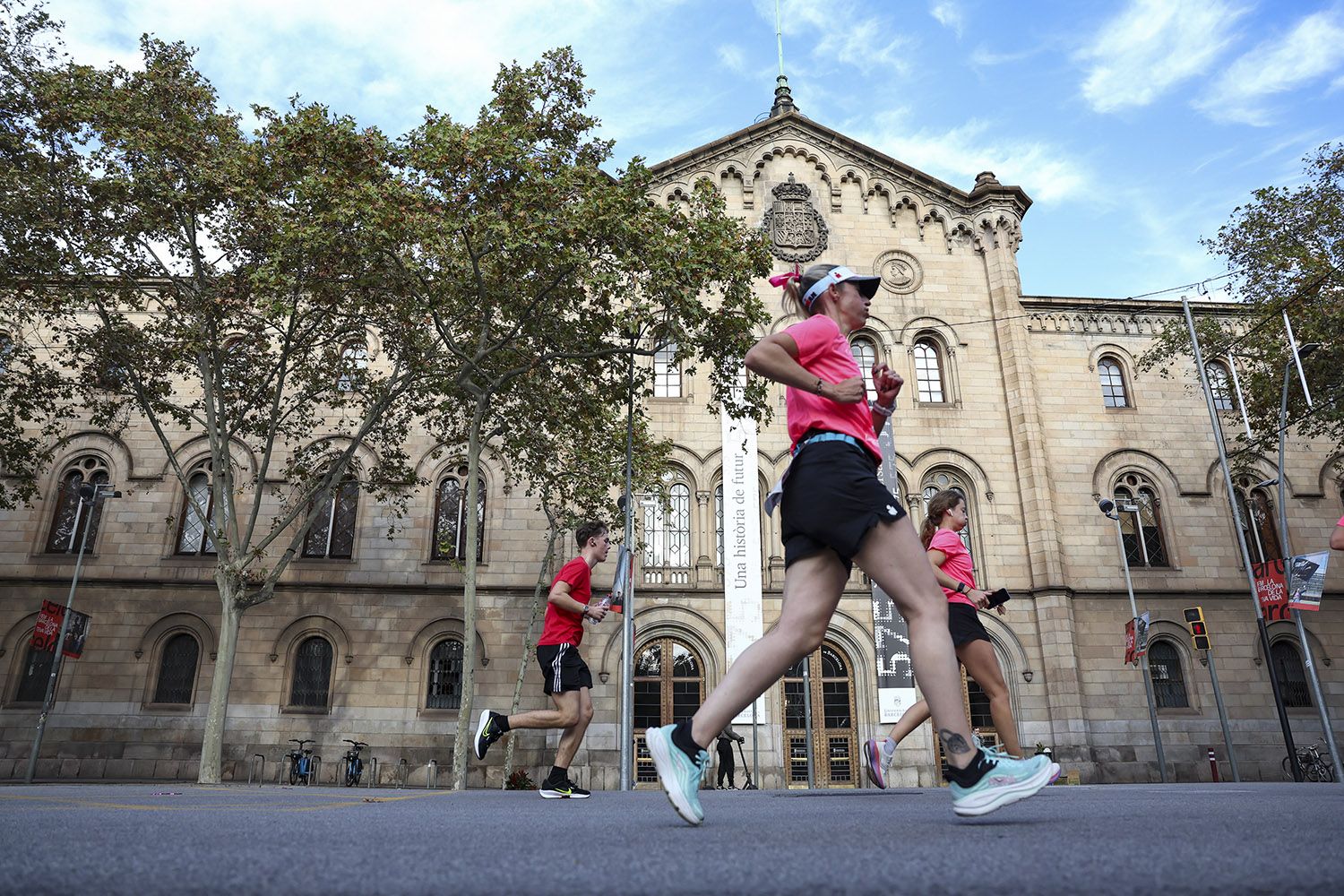 Las mejores fotos del recorrido de la Carrera de la Mujer de Barcelona 2025.JL015249