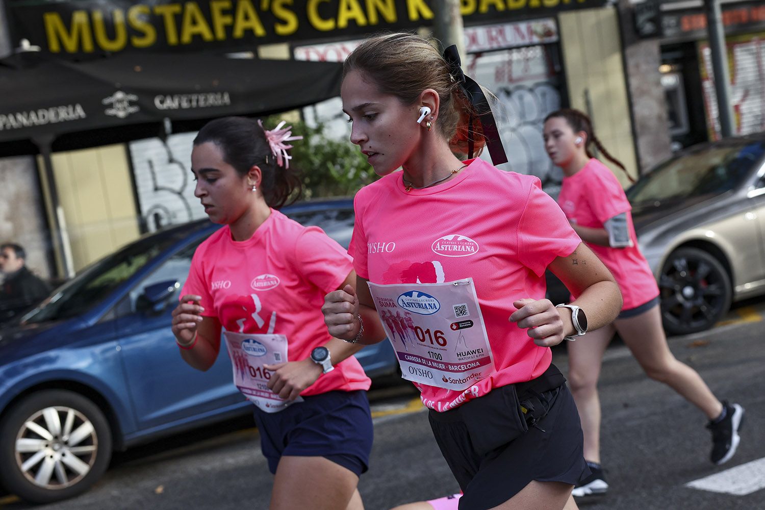 Las mejores fotos del recorrido de la Carrera de la Mujer de Barcelona 2025.JL015035