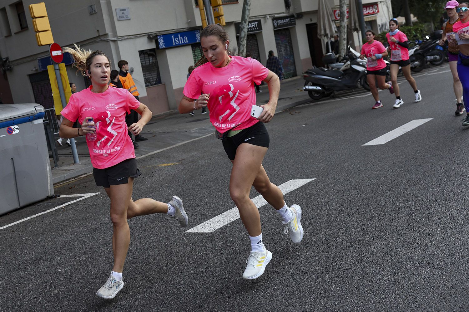 Las mejores fotos del recorrido de la Carrera de la Mujer de Barcelona 2025.JL014995
